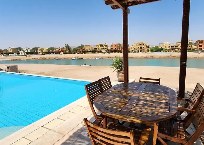 Villa Nayah Stays, Lagoons Beach, Paradise 3 Ensuite With Private Pool